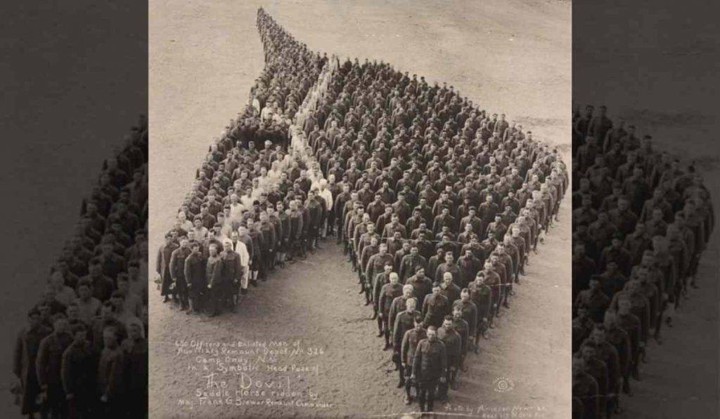 soldiers forming the shape of a horse's head to honor the animals that died during World War I