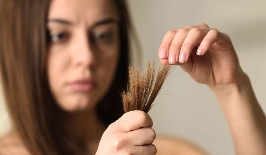 weird things people do - Pick your split ends