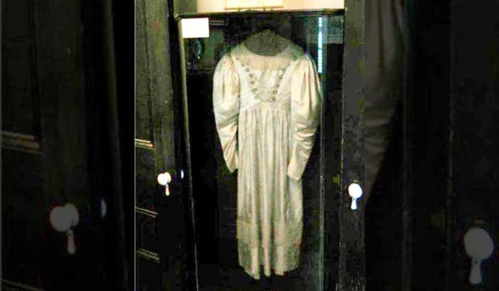 Anna Baker's Wedding Dress is a haunted object