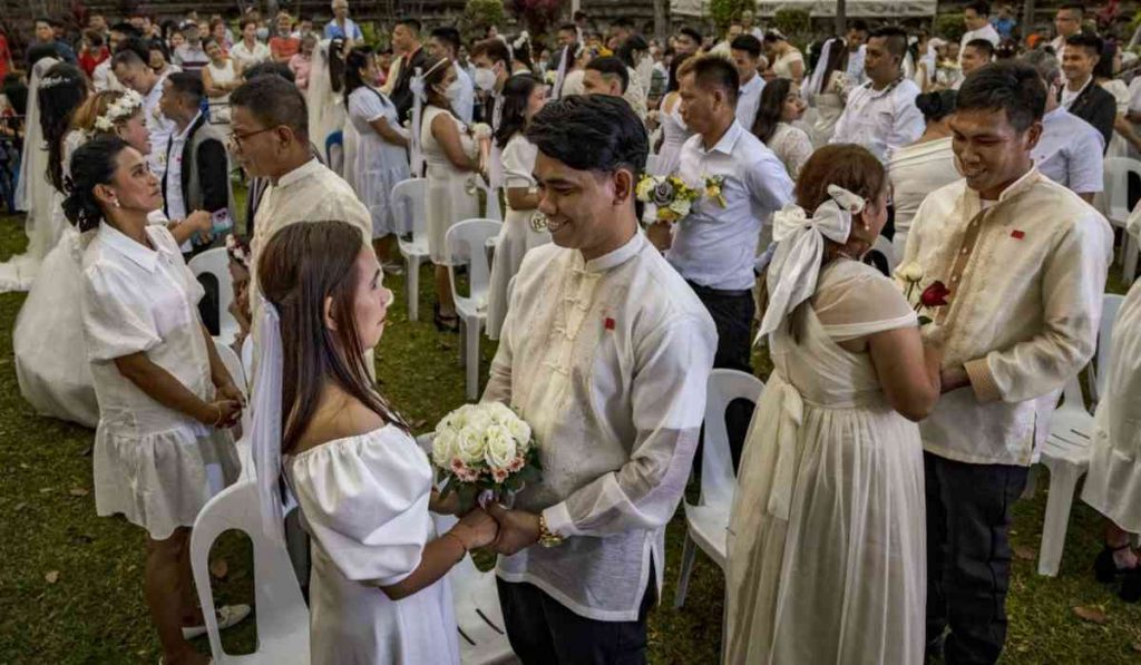 Mass Weddings in the Philippines on Valentine's Day
