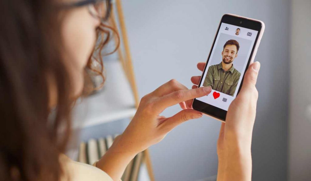 Online Dating Booms On Valentine's Day