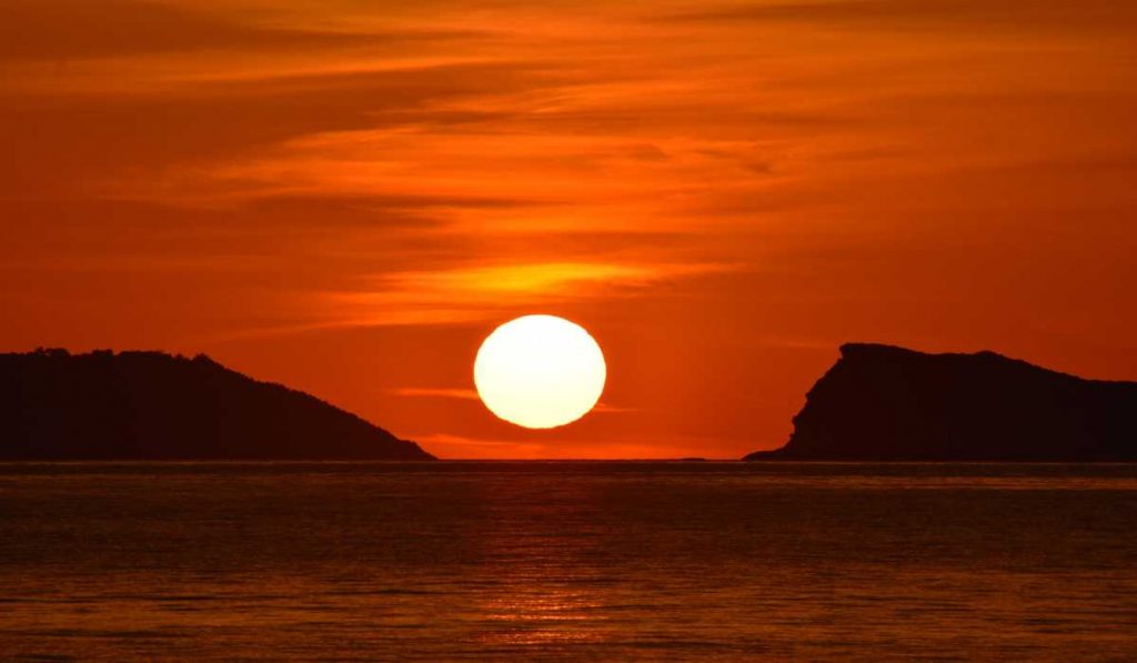 space myth - The Sun Is Yellow