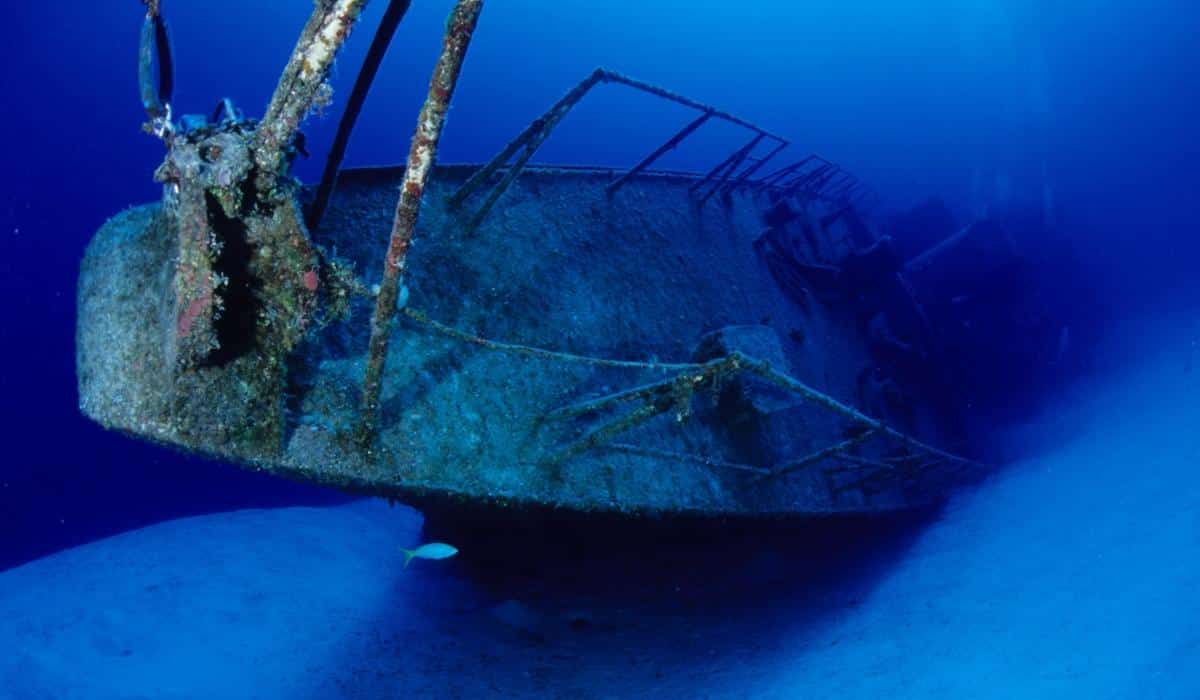 Shipwrecks Underwater