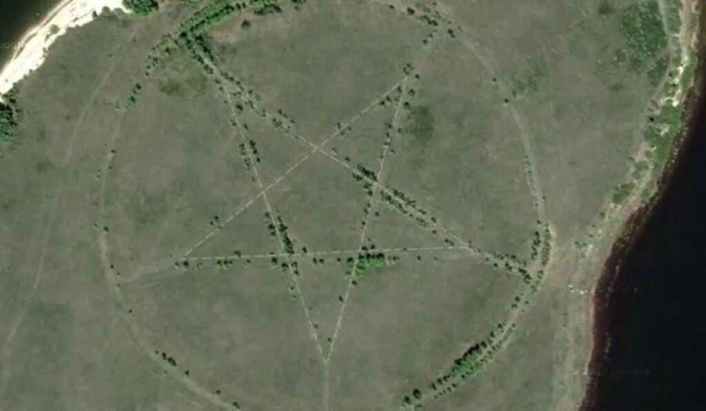 creepy places on Google Earth - Giant Pentagram