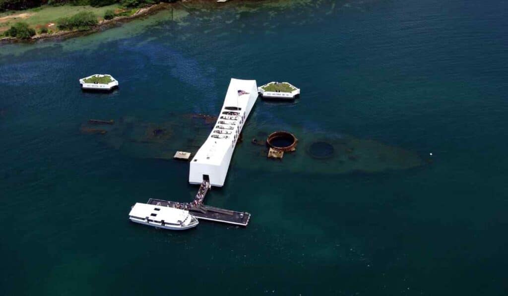 sunken shipwreck of USS Arizona