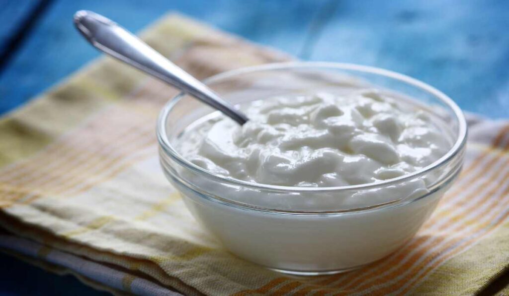 foods you can eat after expiration - yogurt